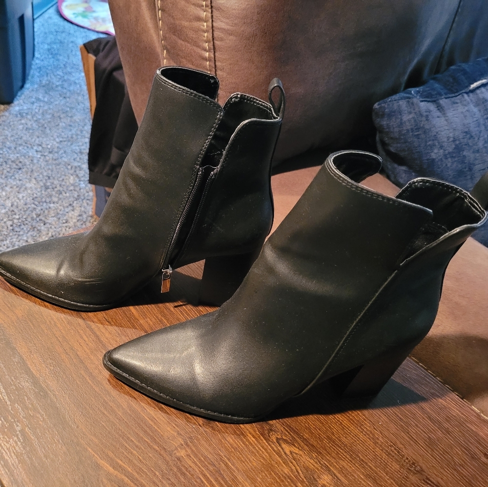 Womans Ankle boots